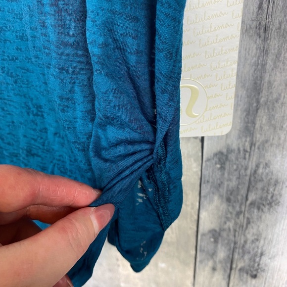 NWT Lululemon Round Two Tank in Dark Uniform Blue Size 8. - Picture 4 of 11